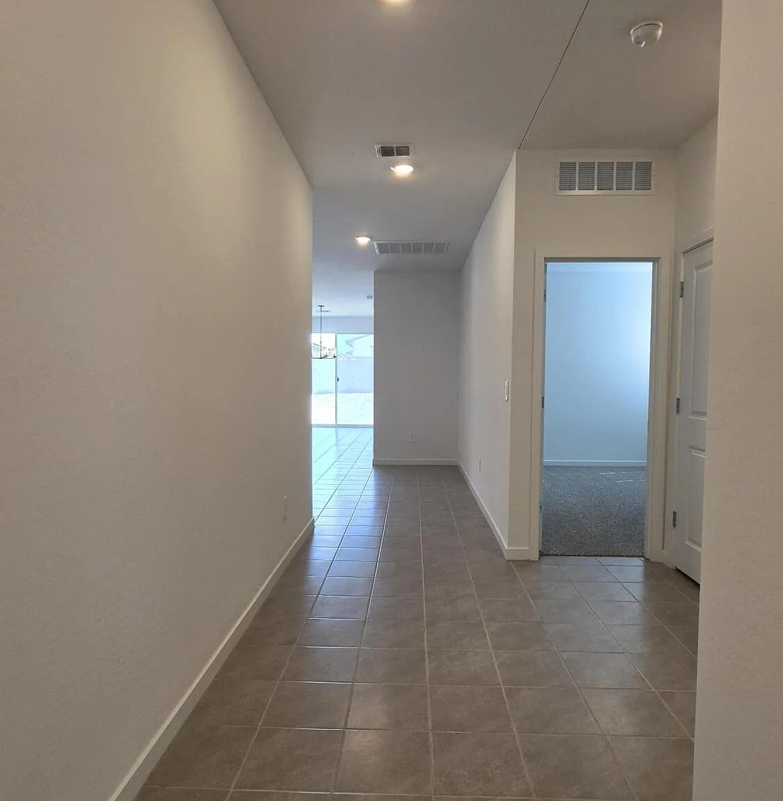 3 bed, 2.0 bath, 1568 sqft, $1,695 — Photo 2