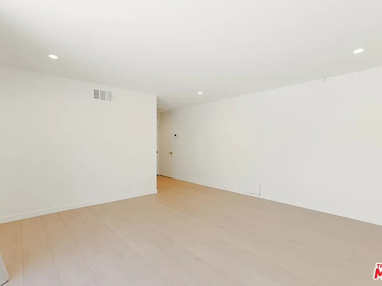 4933 Collett Ave — Photo 28