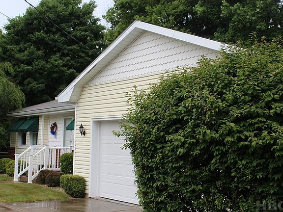 3rd image of 375 Hilltop Dr