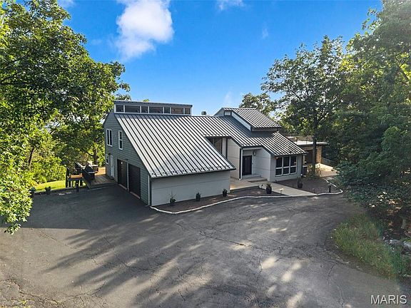 3rd image of 47 Rockwood Forest Hl