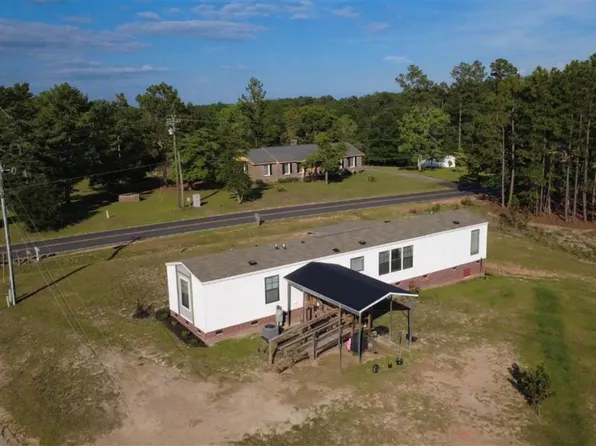 807 Saddlebrook Rd, Cheraw, SC 29520