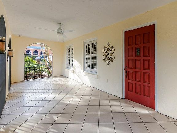5th image of 503 E Bullard Ave