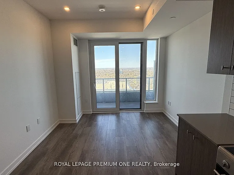 15 Wellington St S #2414 — Photo 15
