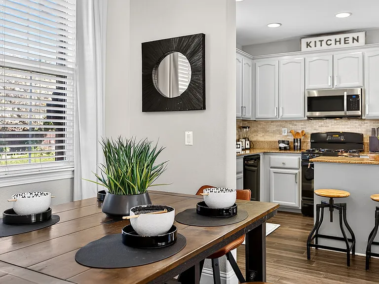 390 Caravaggio Cir — Photo 6