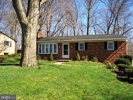 2nd image of 211 Marshall Dr