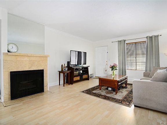 5th image of 7045 Woodley Ave Unit 210