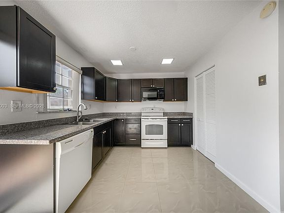 5th image of 6110 SW 129th Pl APT 1703