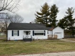 408 N Sycamore St, El Paso, IL 61738