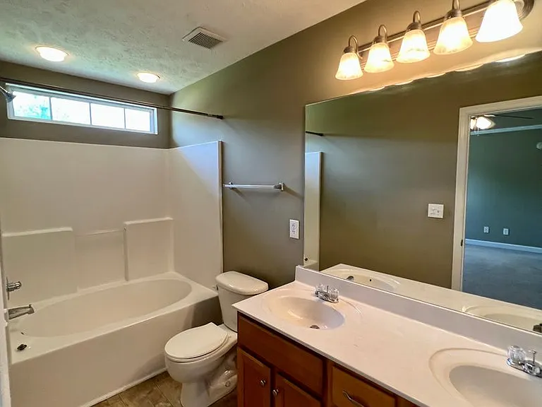 1030 Coral Dr — Photo 9