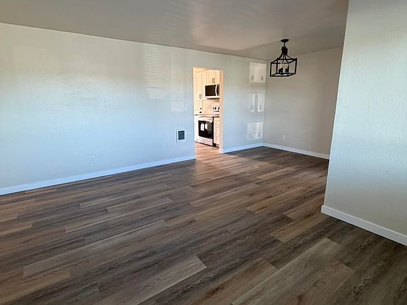 5th image of 1610 Gainard St