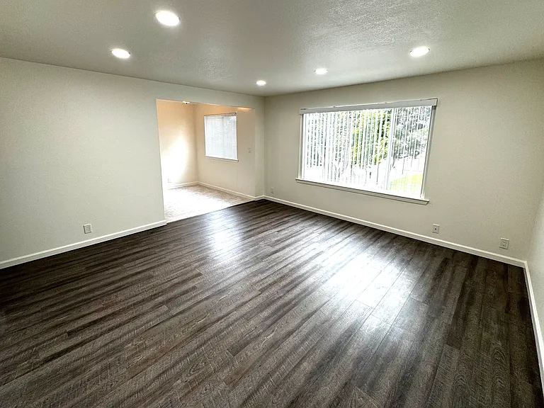 169 S Parkview Ave #4 — Photo 5