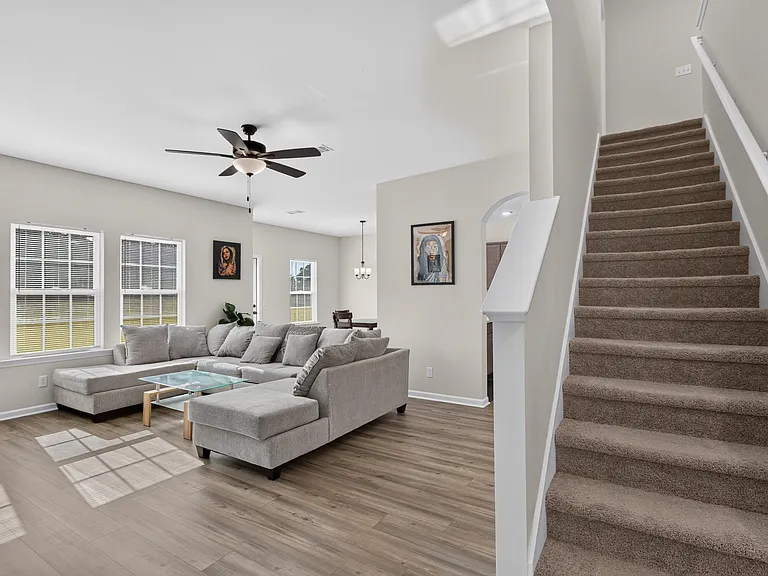 118 Juniper Dr — Photo 32