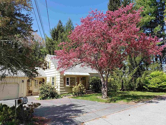 5th image of 414 Girard Ave