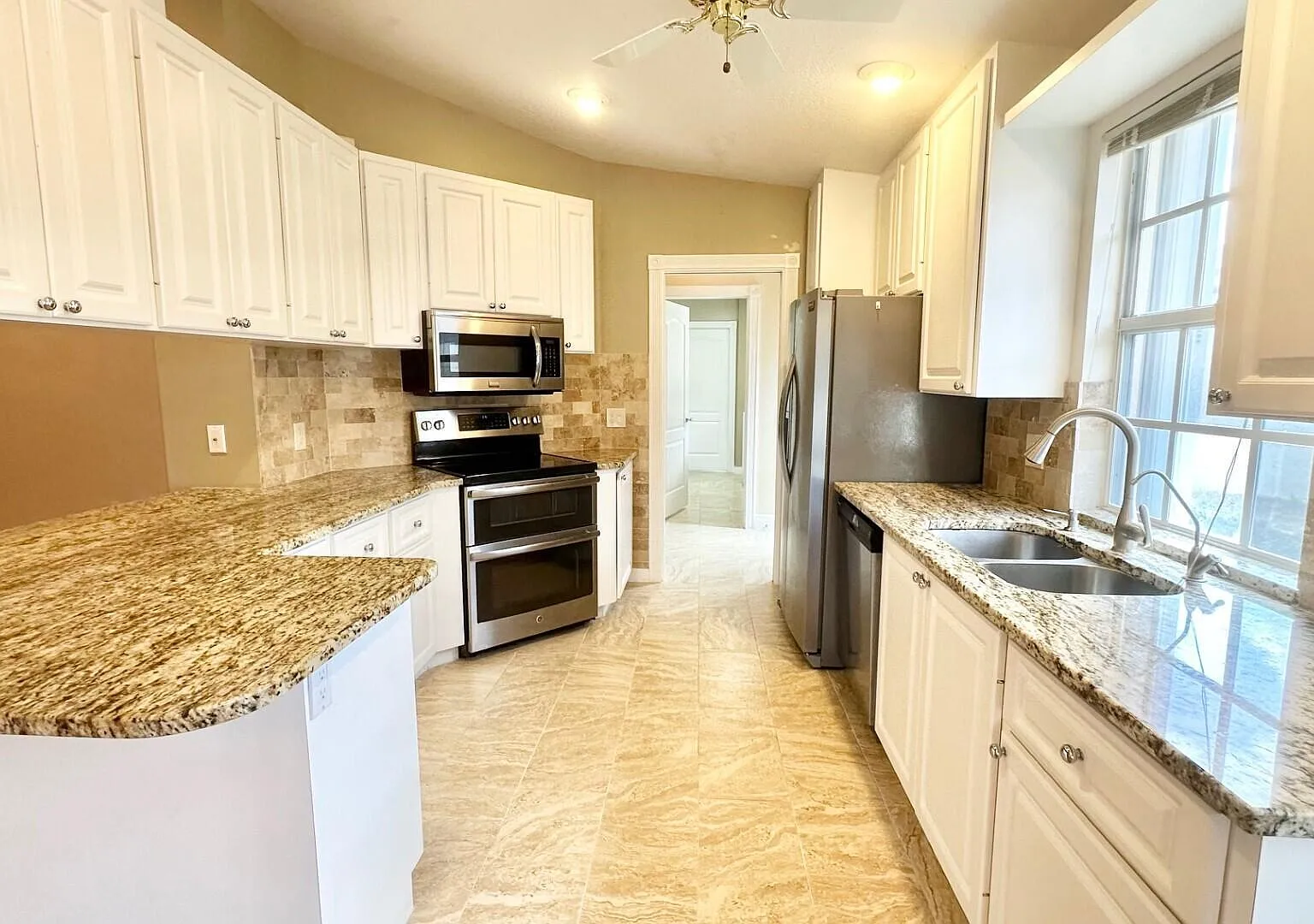 2 bed, 2.0 bath, 1680 sqft, $3,200 — Photo 4