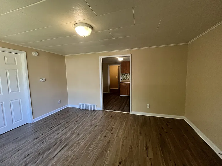 2337 Philo Ave — Photo 7