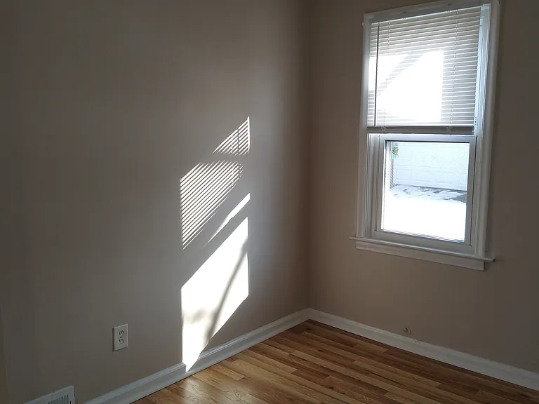 13972 Marshall Ave — Photo 11