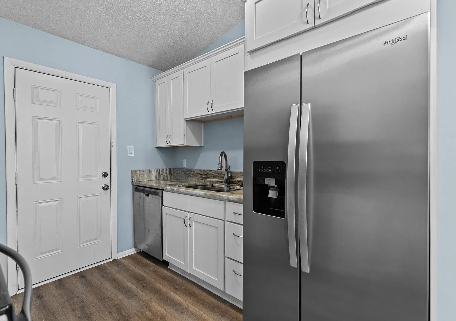 Virginia Beach End-Unit Townhome — Photo 3
