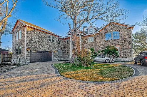 2011 Crescent Dr Photo 1