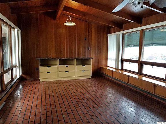 3rd image of 301 Lincoln Hl NW