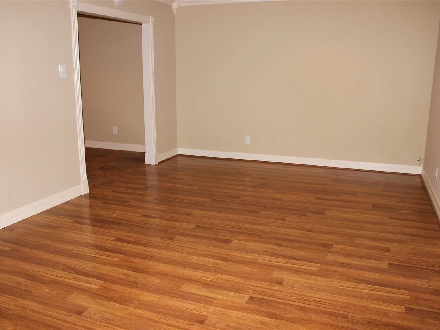 3 bed, 2.0 bath, 1714 sqft, $2,400 — Photo 4
