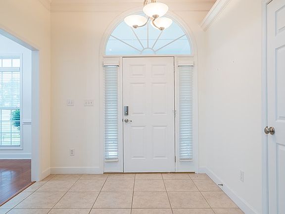 3rd image of 3719 Kingston Ct