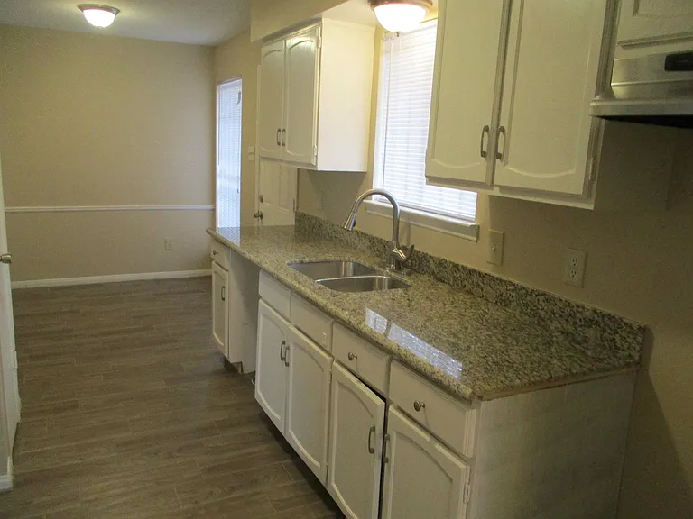 5506 Deep Forest Dr — Photo 10