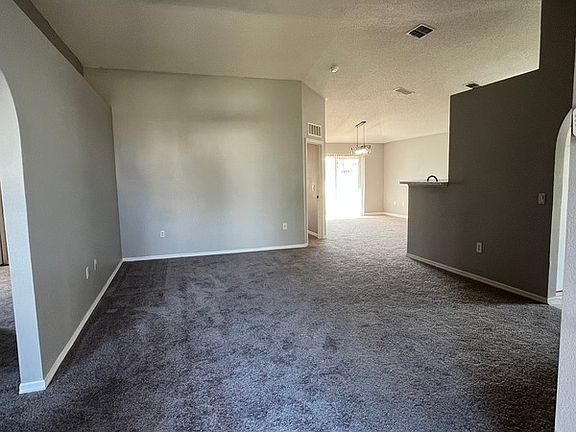 4th image of 1019 N Platte Way