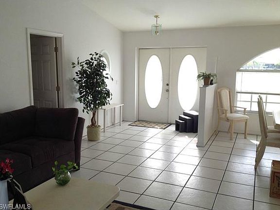 4th image of 2709 SW 37th Ter