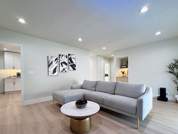 3rd image of 1209 Norgate St