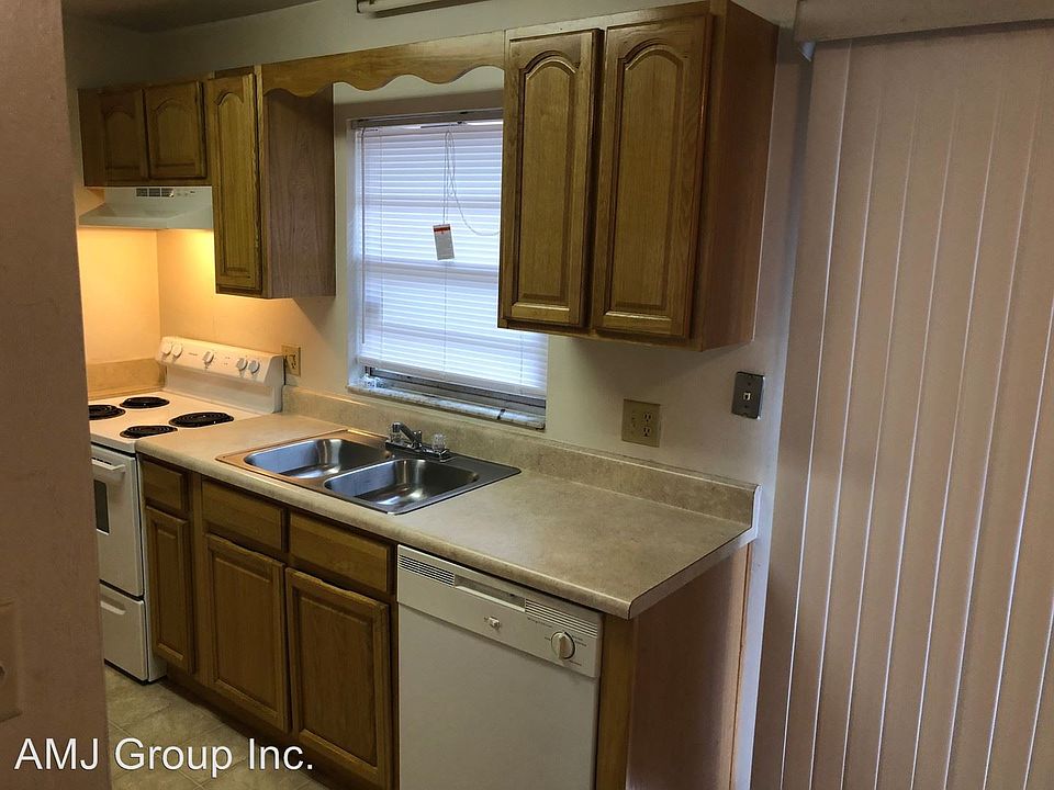 1st image of 2114 NW 55th Blvd APT 6