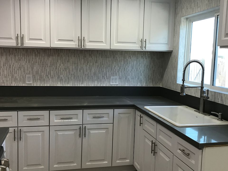 2nd image of 1052 Carob Way APT 1