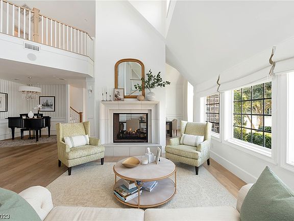 2nd image of 1528 Champion Hills Ln