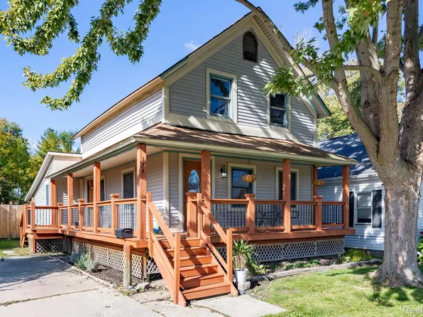 174 S Belle River Ave, Marine City, MI 48039