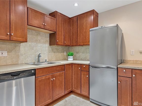 5th image of 710 N 160th St APT B101