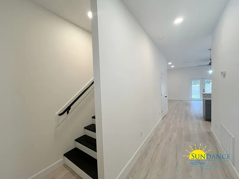 1747 Hopper St — Photo 11