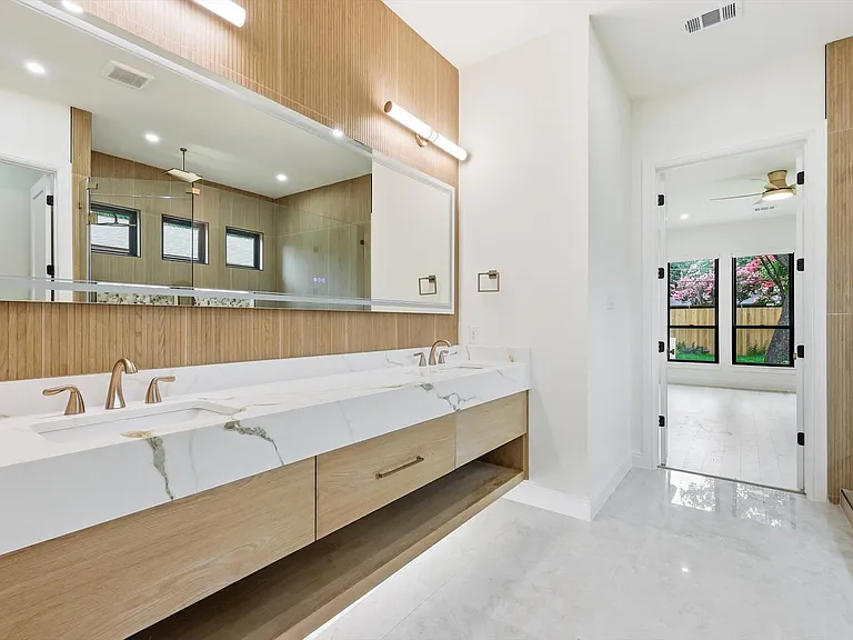 3135 Walnut Hill Ln — Photo 17