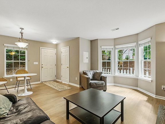 2nd image of 2831 Barrymore St Unit 107