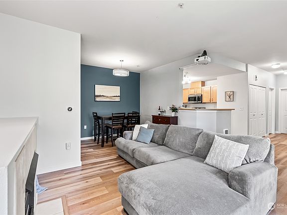5th image of 1035 61st Street SE #101