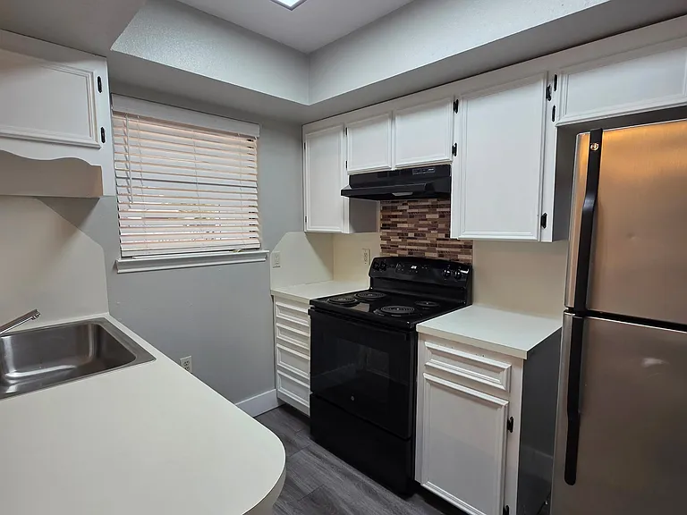 1819 Sundown Dr — Photo 4