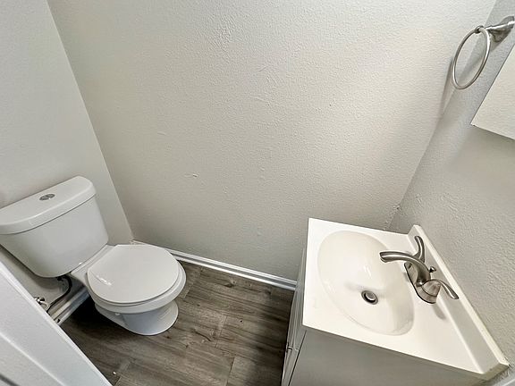 4th image of 900 Junius St APT A