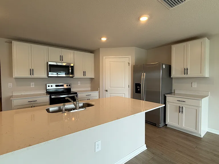 12431 Hopscotch Ave — Photo 9
