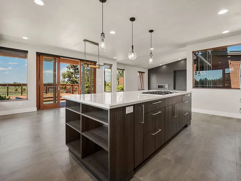 64144 Pioneer Loop — Photo 21