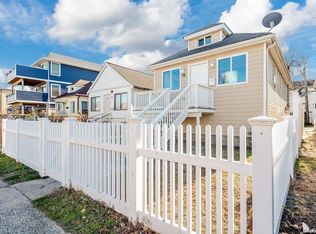 76 E Pine St, Long Beach, NY 11561