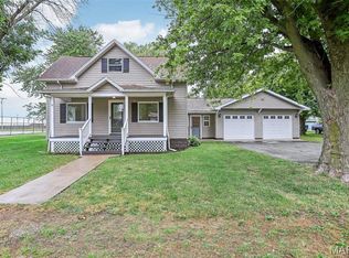 104 N 6th St, Witt, IL