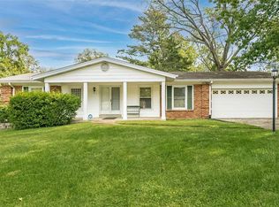 1236 Bonheur Dr, Saint Louis, MO 63146