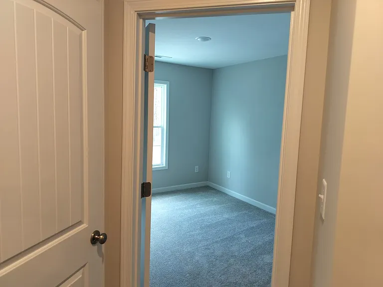 1051 McKay Dr — Photo 12