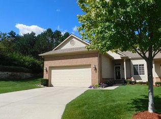 871 Ridgeside Dr #1, Milford, MI 48381