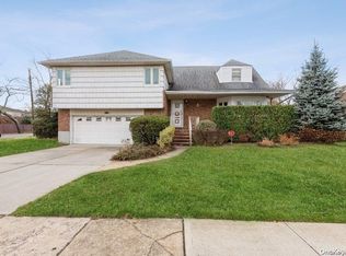 3368 Poplar St, Oceanside, NY 11572