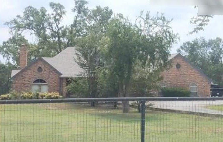 1st image of 351 Sandlin Ln