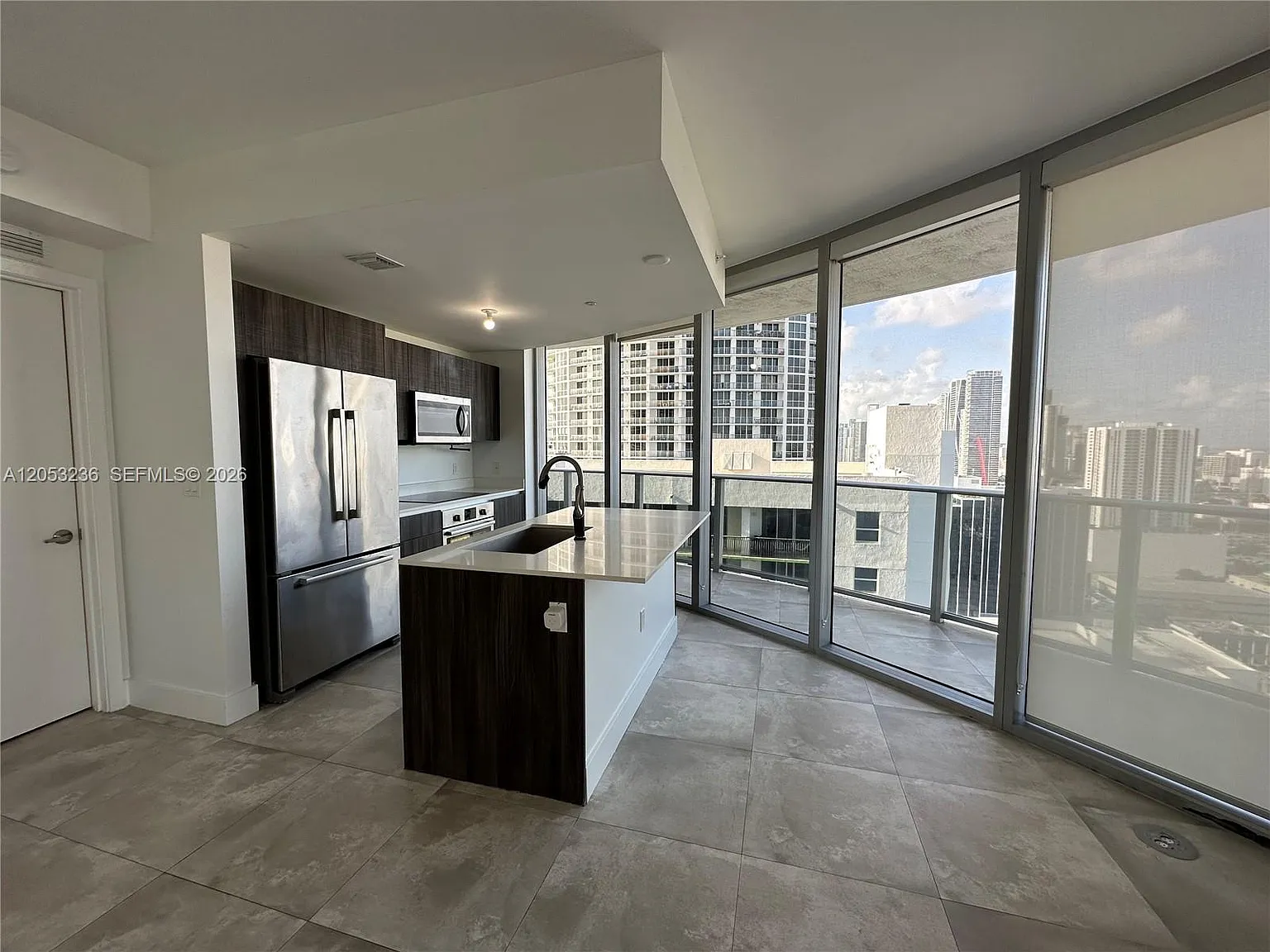 Aria On The Bay Condo — Photo 4